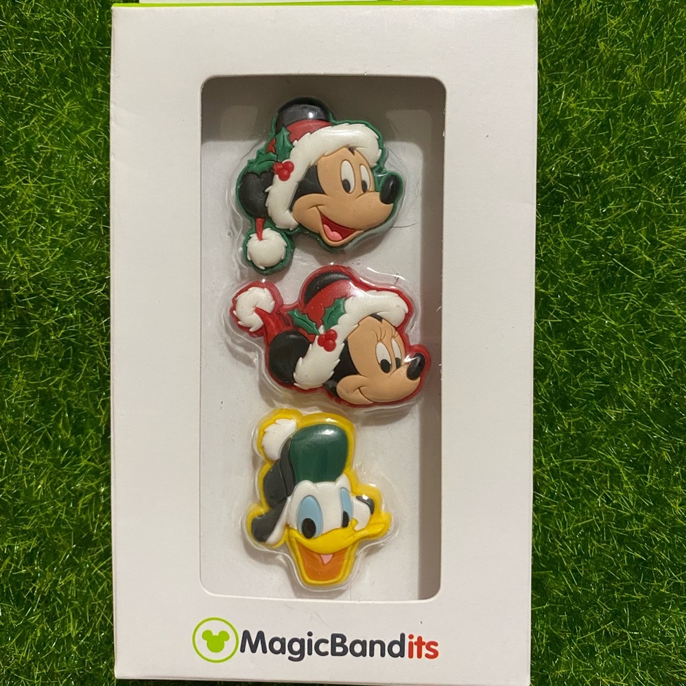 NIB Christmas Disney Magic Band Bandits Mickey Mouse and Donald Duck